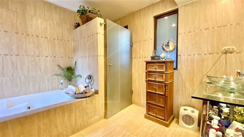 Venta Casa Poniente 3D en suite Walk-in cl&oacute;set 3B 3E 1B Arboretum - Club de Campo - Pe&ntilde;alol&eacute;n