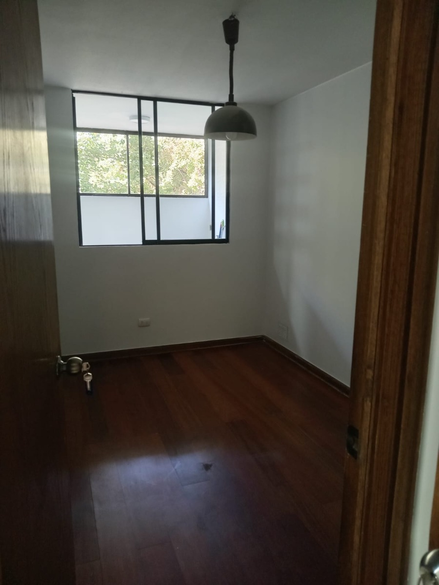 Arriendo Departamento SO 4D en suite 2B 2E 1Bd Barrio El Golf - Las Condes