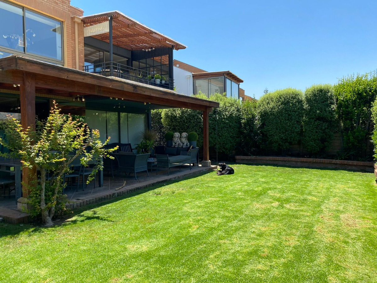 Arriendo Casa O 3D en suite Walk-in cl&oacute;set 3B 3E Los Dominicos - Las Condes
