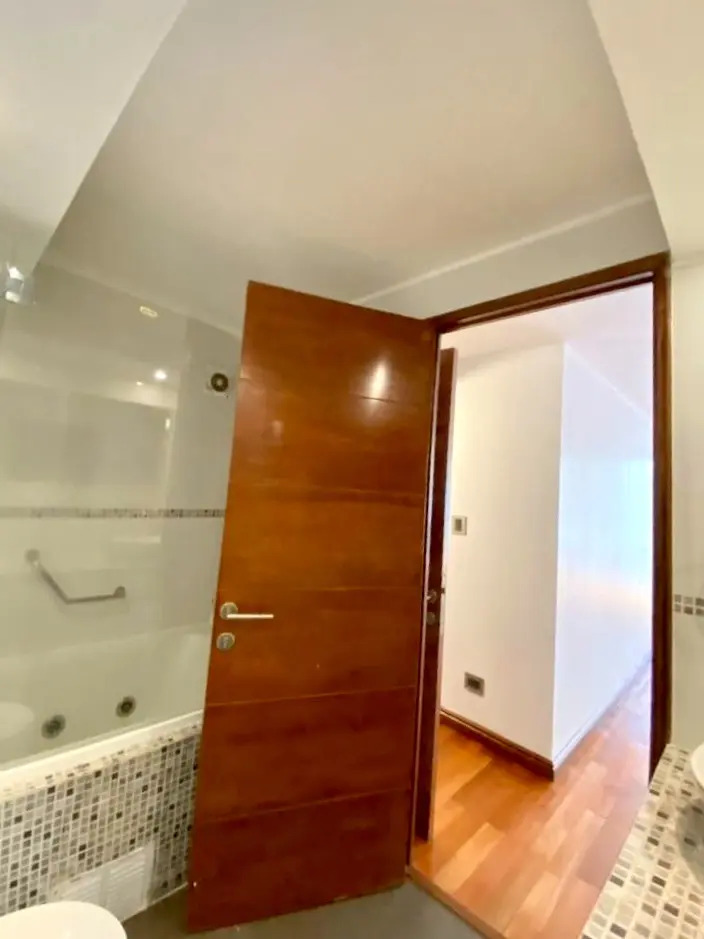 Arriendo Departamento 2D Parque Arauco - Las Condes