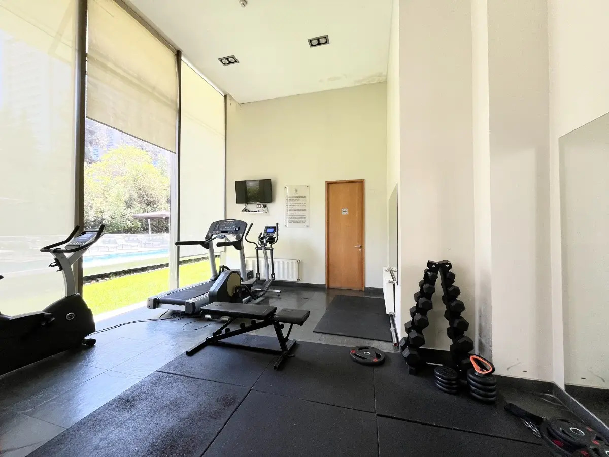 Arriendo Departamento S 4D en suite Walk-in cl&oacute;set 3B 2E 1Bd Barrio El Golf - Las Condes
