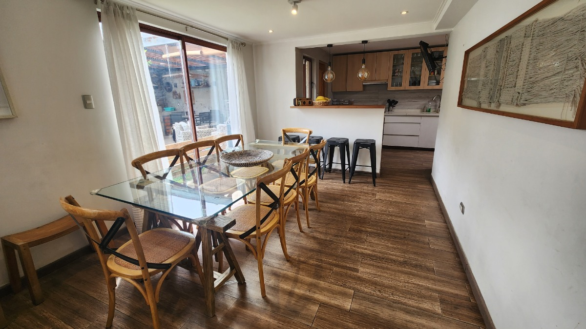 Arriendo Casa SO 4D en suite Walk-in cl&oacute;set 3B 2E 1B La Llaver&iacute;a - Vitacura