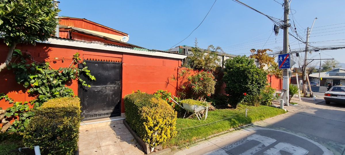 Venta Casa 2D 1B 1E 1B Antigua Lo Barnechea - Lo Barnechea