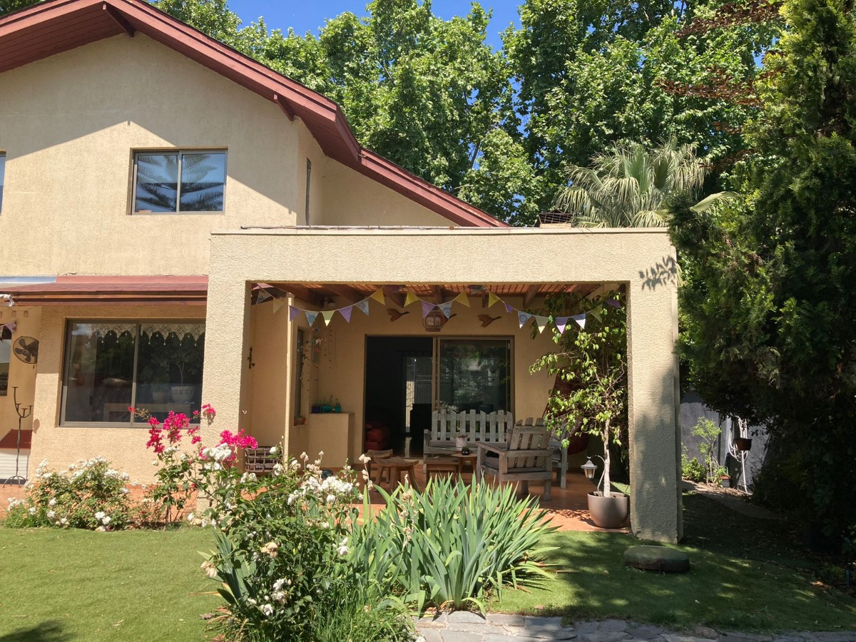 Venta Casa SO 4D en suite Walk-in cl&oacute;set 3B 3E 1B Carlos Ossand&oacute;n - La Reina