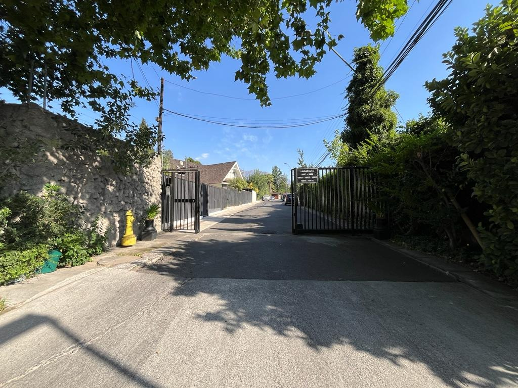 Arriendo Casa 2D Los Dominicos - Las Condes