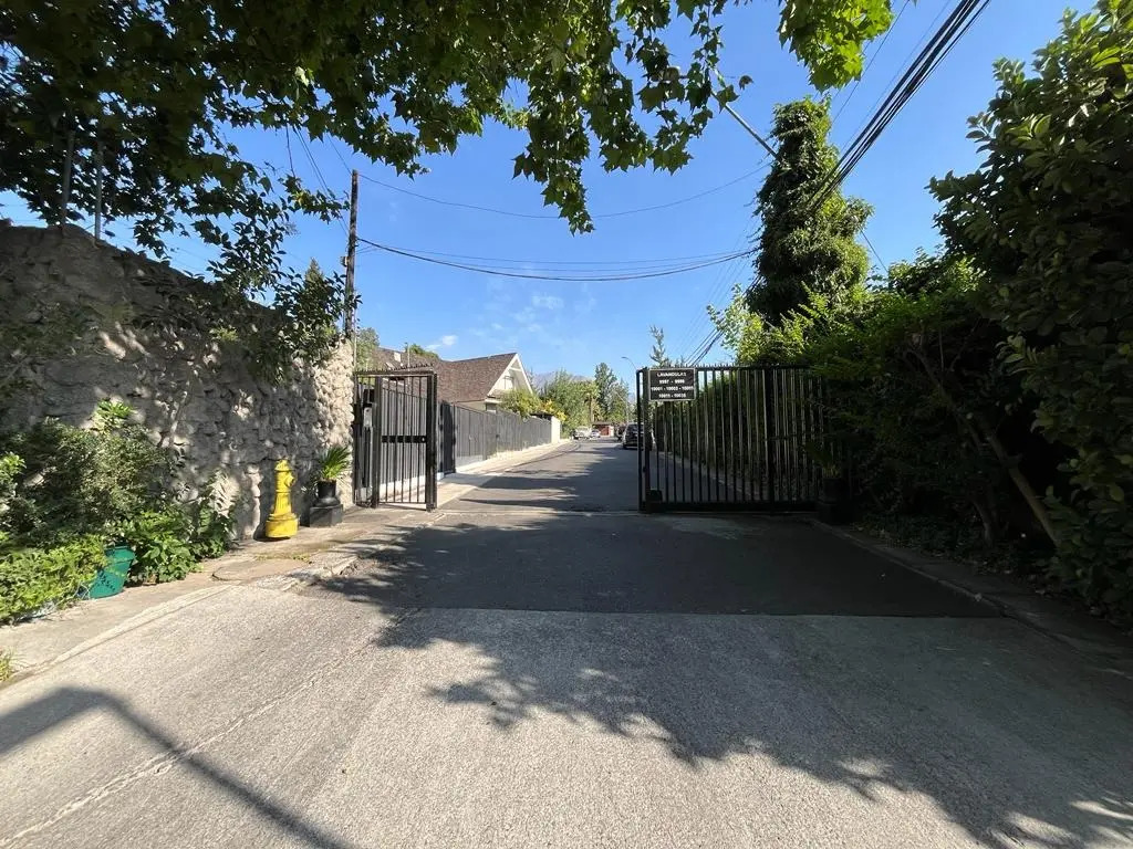 Arriendo Casa 2D Los Dominicos - Las Condes