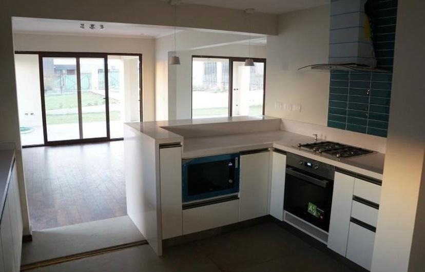 Arriendo Casa NO 4D en suite Walk-in cl&oacute;set 4B 3E 1B Chicureo - Colina