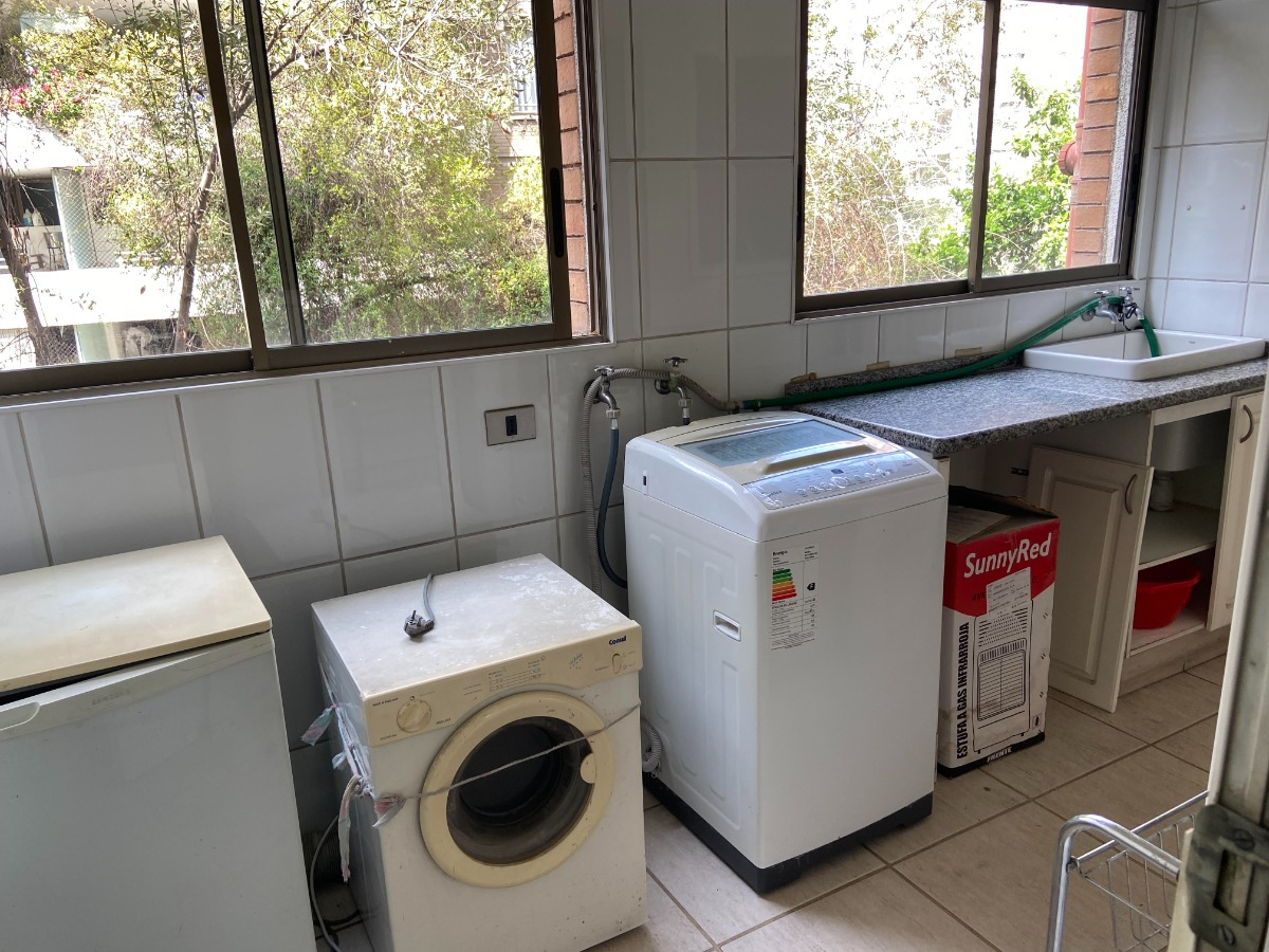 Venta Departamento SO 4D Walk-in cl&oacute;set 4B 2E 1B Barrio El Golf - Las Condes