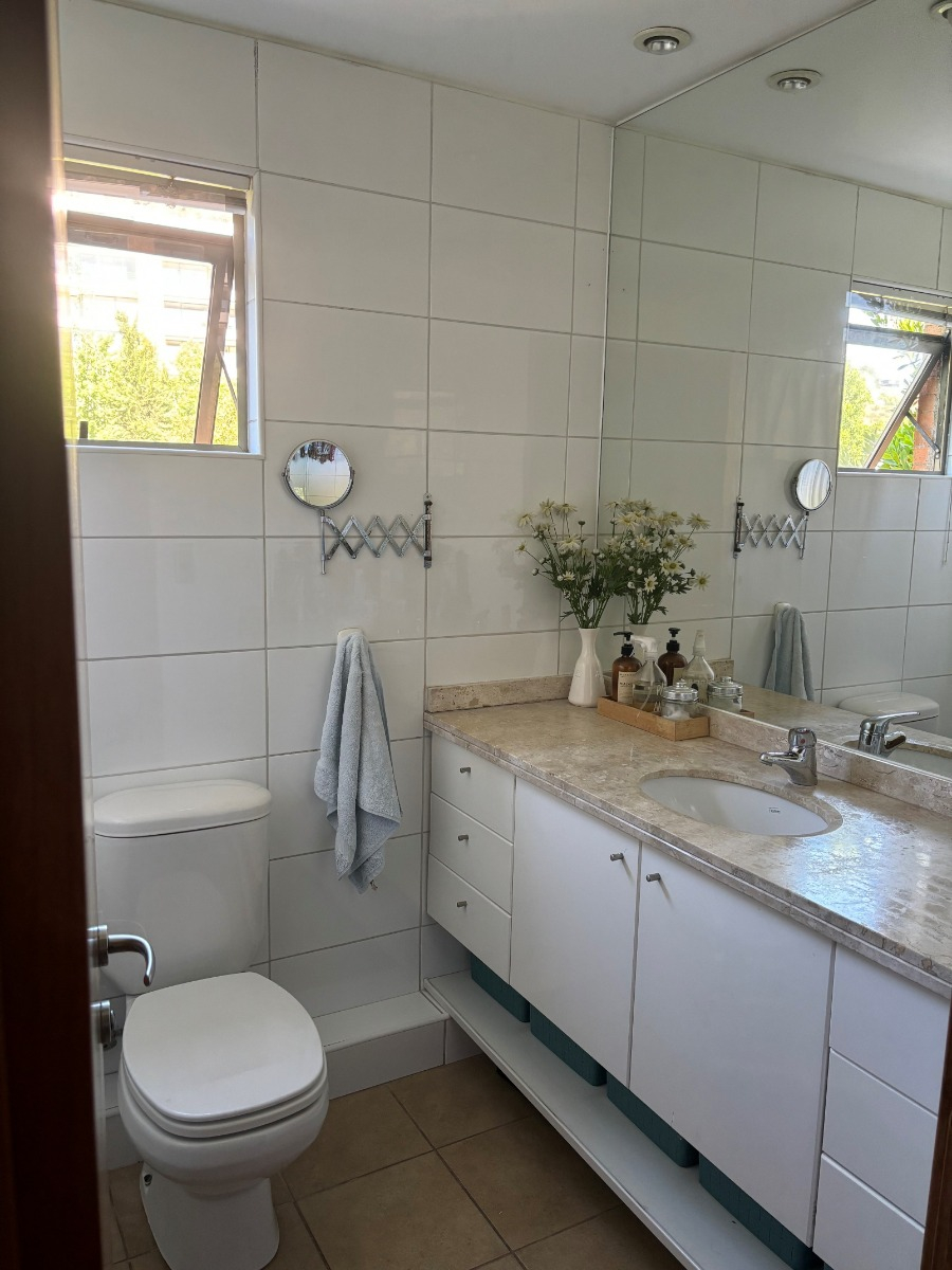 Venta Casa NOSP 5D en suite Walk-in cl&oacute;set 4B 2E 1B Los Trapenses - Lo Barnechea