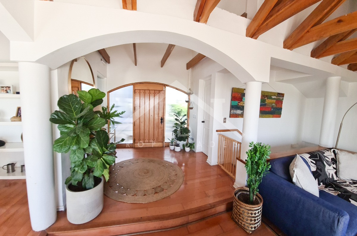 Venta Casa P 5D en suite Walk-in cl&oacute;set 4B 2E 1B Los Dominicos - Las Condes