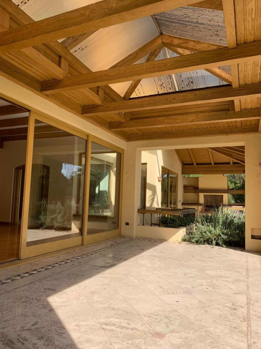 Venta Casa 8D 9B 4E Los Dominicos - Las Condes