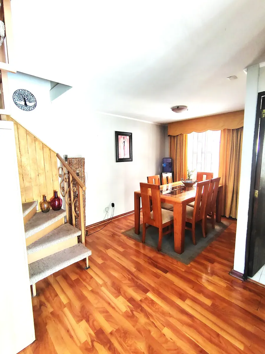 Venta Casa NOSP 3D 3B 1E 1Bd Pepe Vila - La Reina