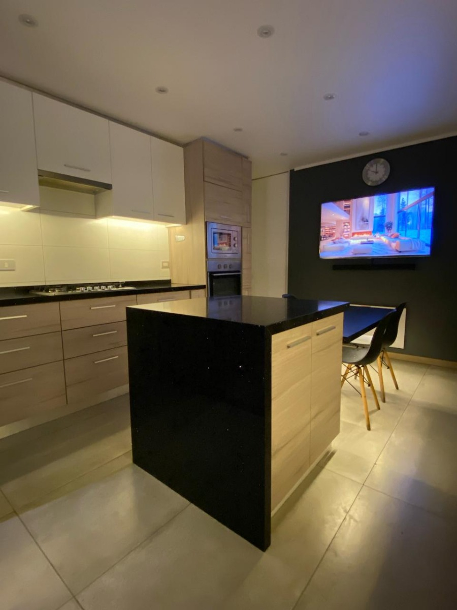 Venta Casa NO 4D en suite Walk-in cl&oacute;set 5B 2E 1B Rotonda Atenas - Las Condes