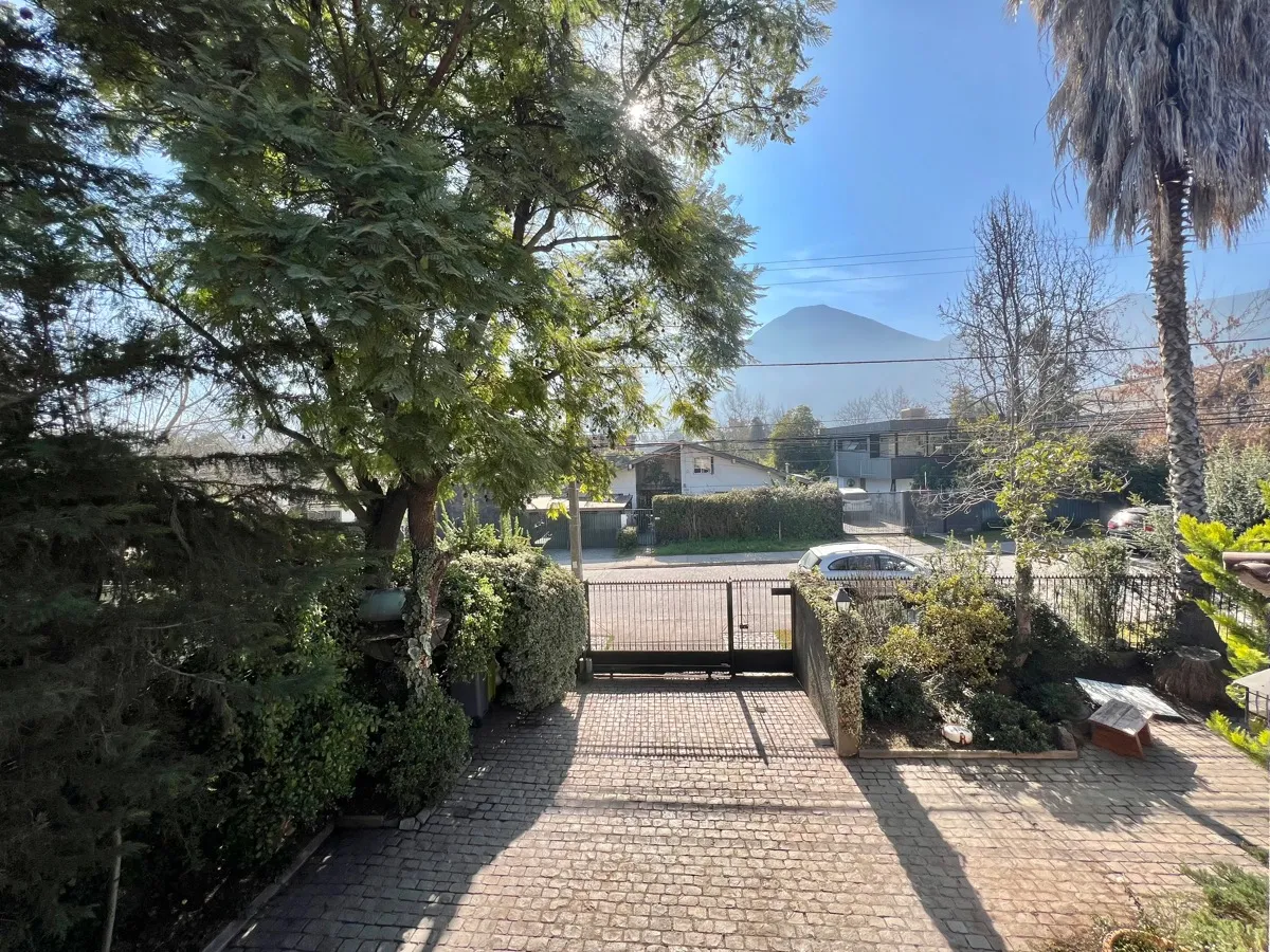 Venta Casa NO 4D 4B 4E 1Bd Borde R&iacute;o - Casa Piedra - Vitacura