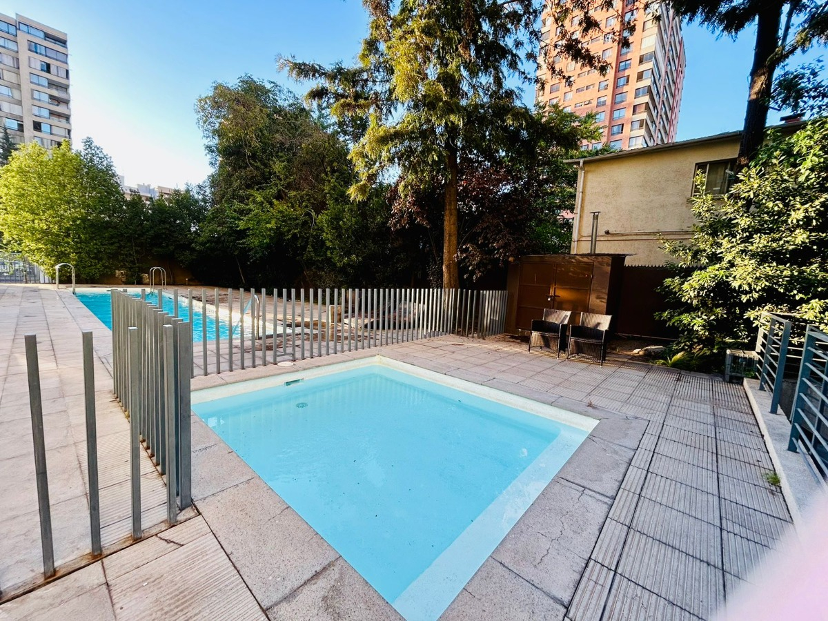 Venta Departamento 2D en suite Walk-in cl&oacute;set 2B 1E 1B Rotonda Atenas - Las Condes