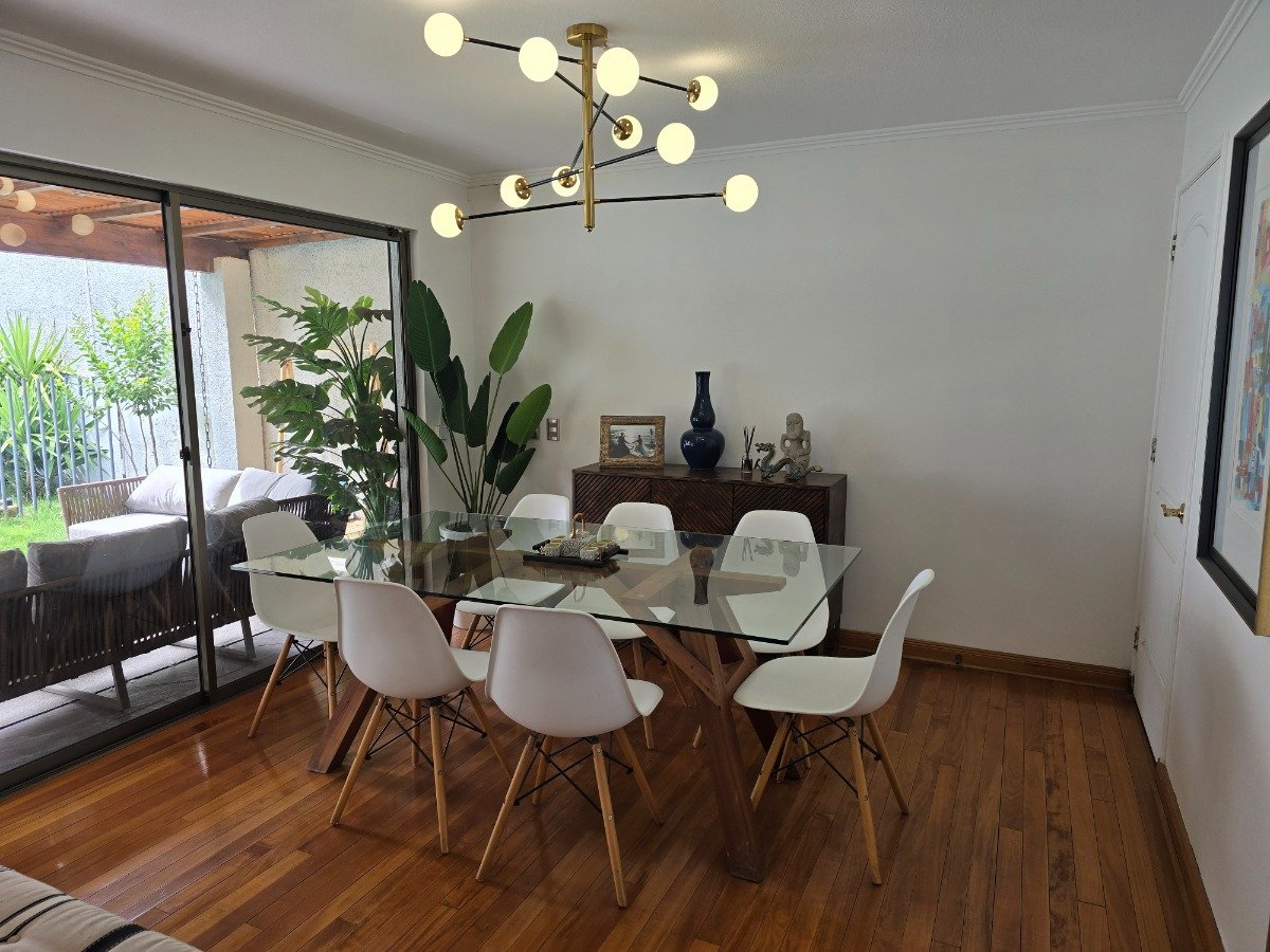Venta Casa P 5D 4B 2E 2B San Carlos de Apoquindo - Las Condes