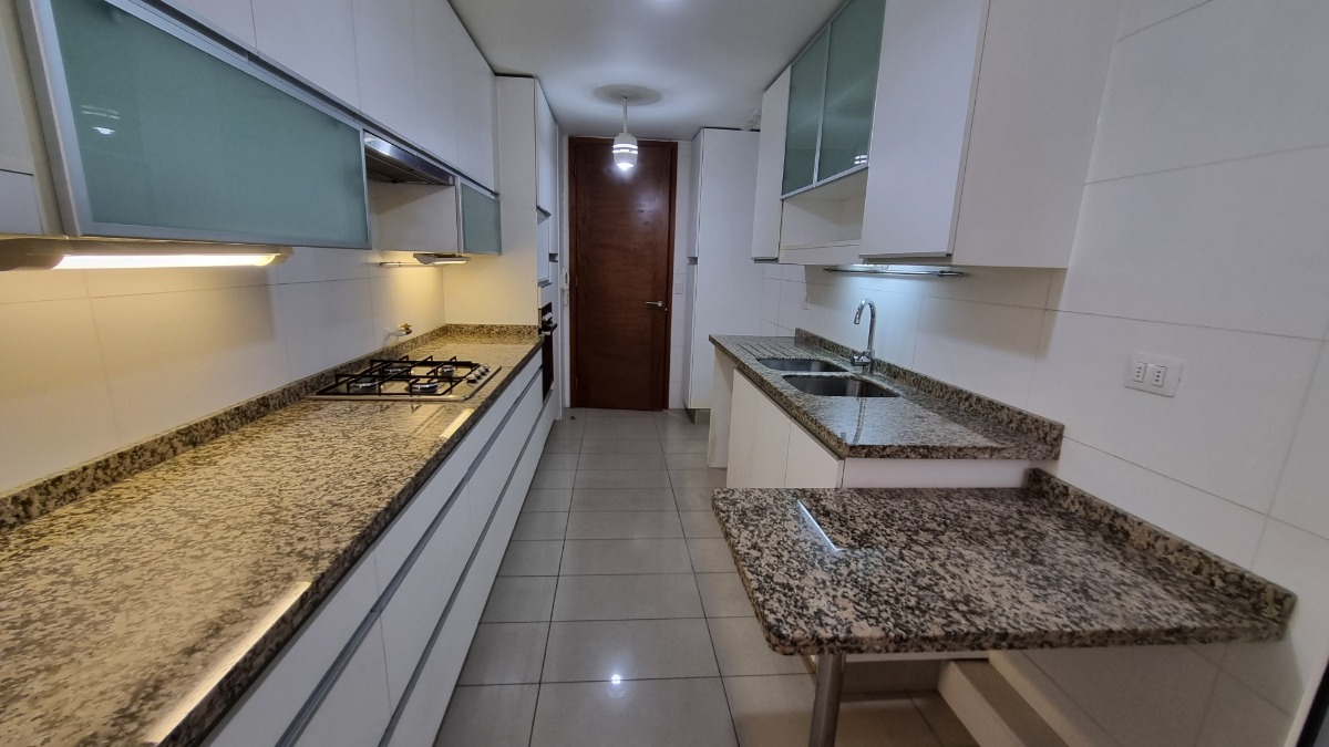 Venta Departamento 4D Barrio El Golf - Las Condes