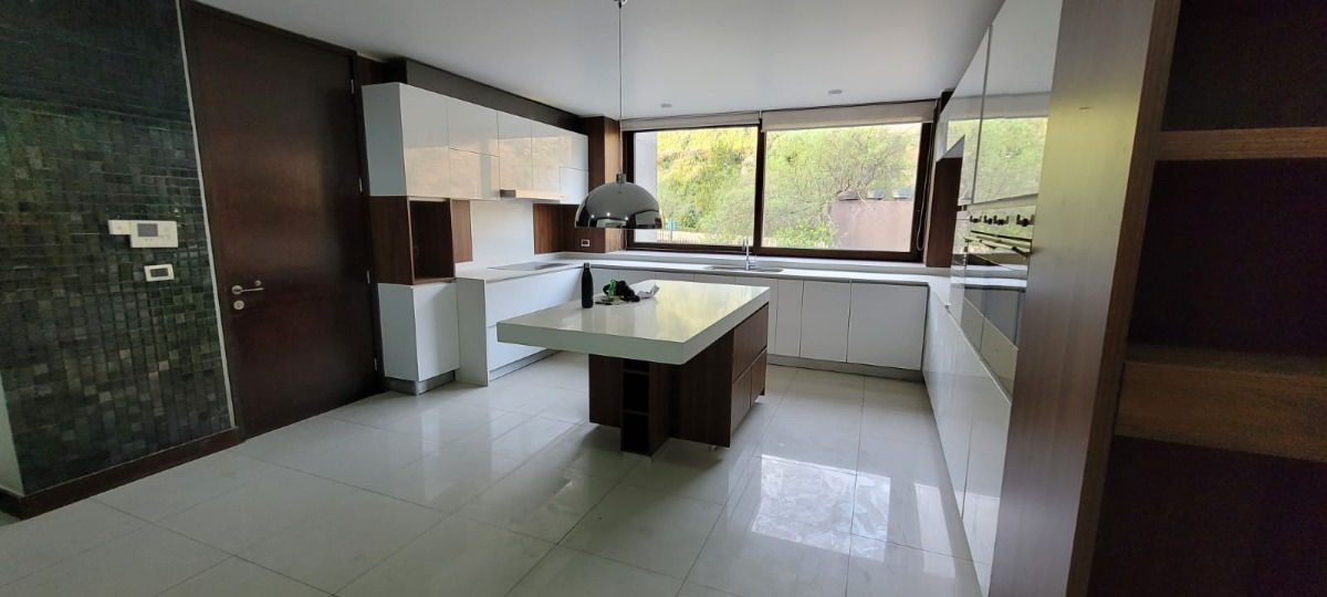 Arriendo Departamento P 5D en suite Walk-in cl&oacute;set 4B 3E 1B Lo Curro - Vitacura