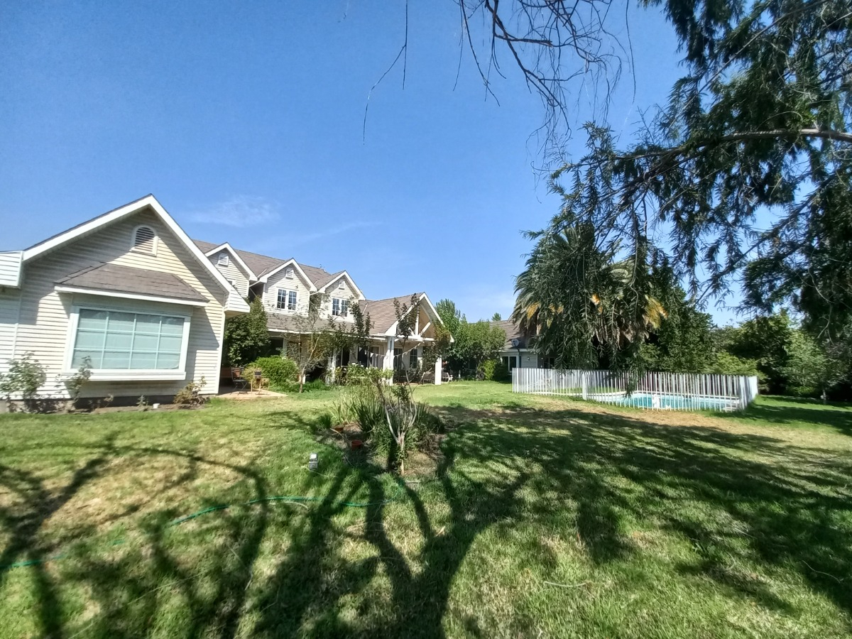 Venta Casa NP 4D en suite Walk-in cl&oacute;set 3B 3E 1B Chicureo - Colina