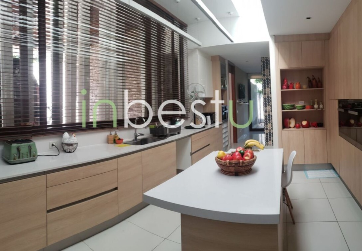 Venta Casa NP 7D en suite Walk-in cl&oacute;set 6B 8E 1B Santa Mar&iacute;a de Manquehue - Vitacura