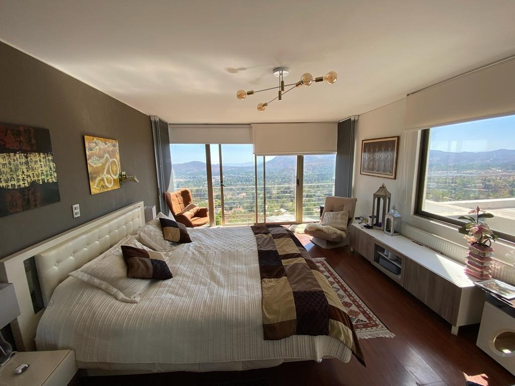 Venta Casa P 4D en suite Walk-in cl&oacute;set 4B 2E 1B El Huinganal - Lo Barnechea