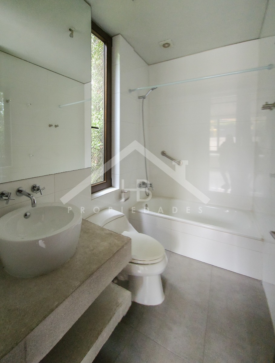 Venta Casa NO 5D en suite Walk-in cl&oacute;set 6B 3E 2B La Dehesa - Lo Barnechea