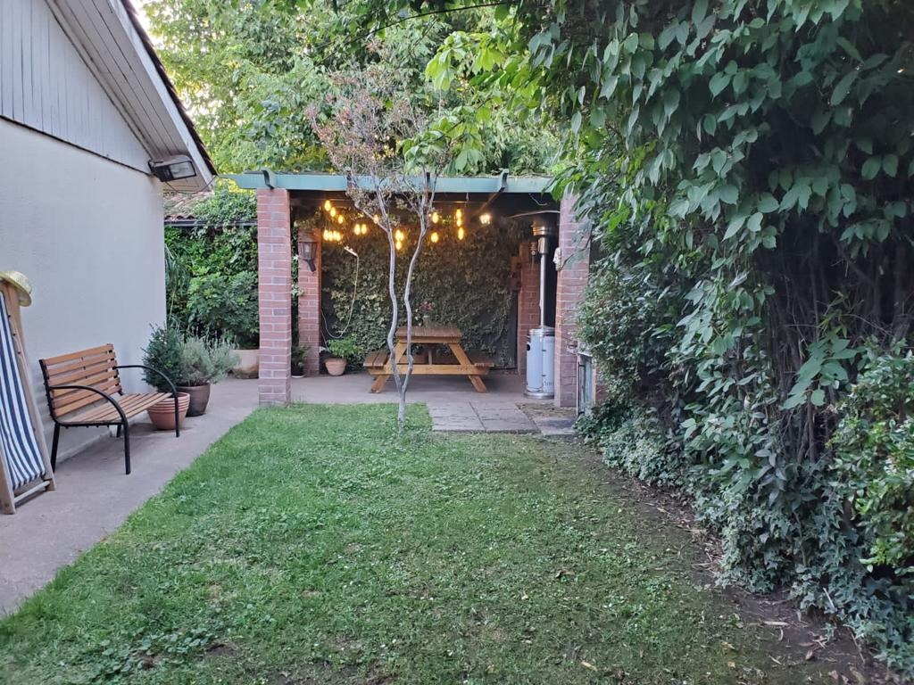 Arriendo Casa 2D Villa El Dorado - Vitacura