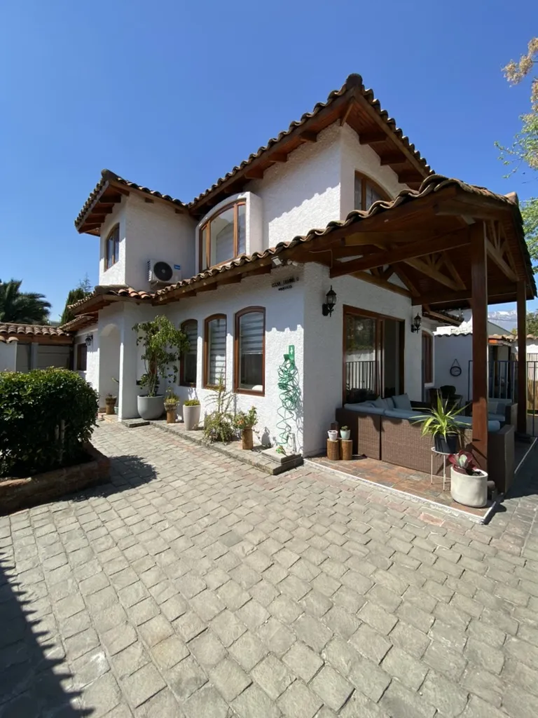 Venta Casa NP 4D WI cl&oacute;set Suite 3B 2E 1Bd Estadio Manquehue - Vitacura