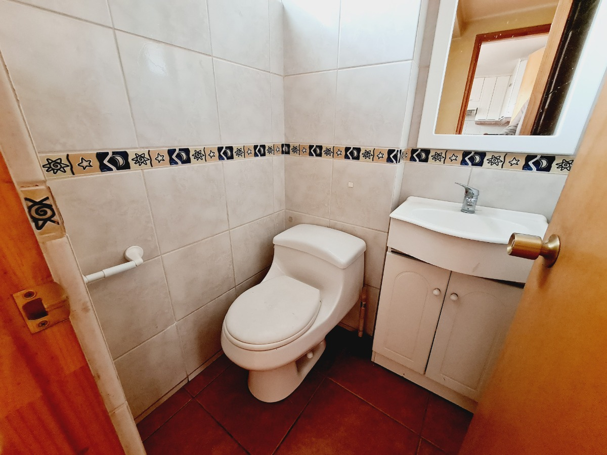 Arriendo Casa SO 6D 3B 2E 1B Nuestra Se&ntilde;ora del Rosario - Vitacura