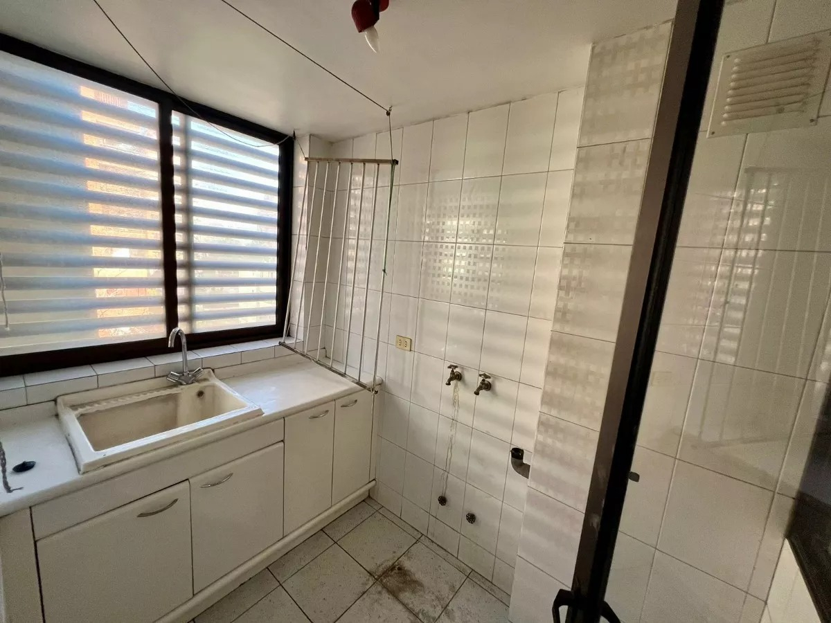 Venta Departamento SO 4D en suite Walk-in cl&oacute;set 3B 2E 1B Metro Escuela Militar - Las Condes