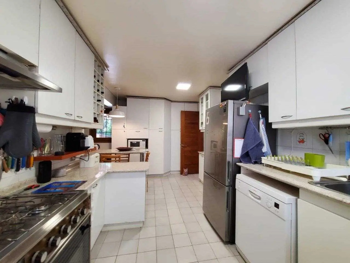 Venta Casa NOSP 5D en suite Walk-in cl&oacute;set 4B 6E 1B El Huinganal - Lo Barnechea