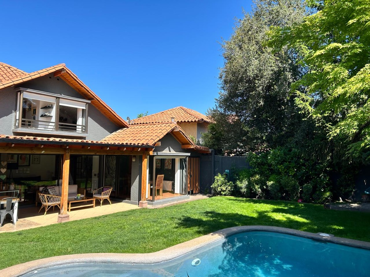 Venta Casa NO 5D en suite Walk-in cl&oacute;set 4B 2E La Dehesa - Lo Barnechea
