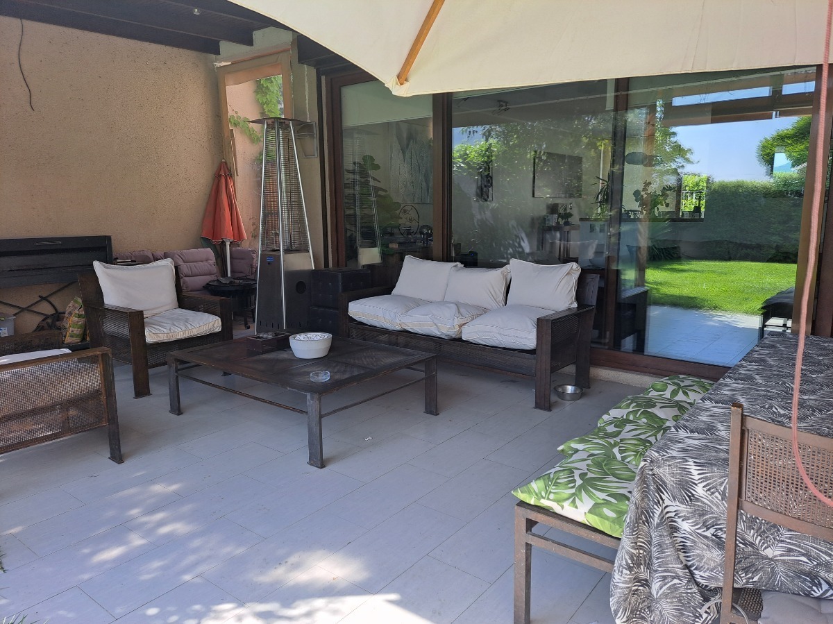 Venta Casa NP 4D en suite Walk-in cl&oacute;set 3B 2E Chicureo - Colina