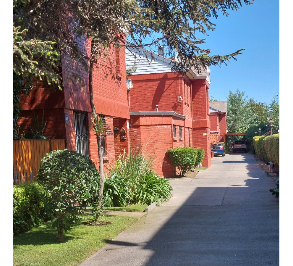 Venta Casa NOSP 5D en suite Walk-in cl&oacute;set 4B 3E Metro Pr&iacute;ncipe de Gales - Country Club - La Reina