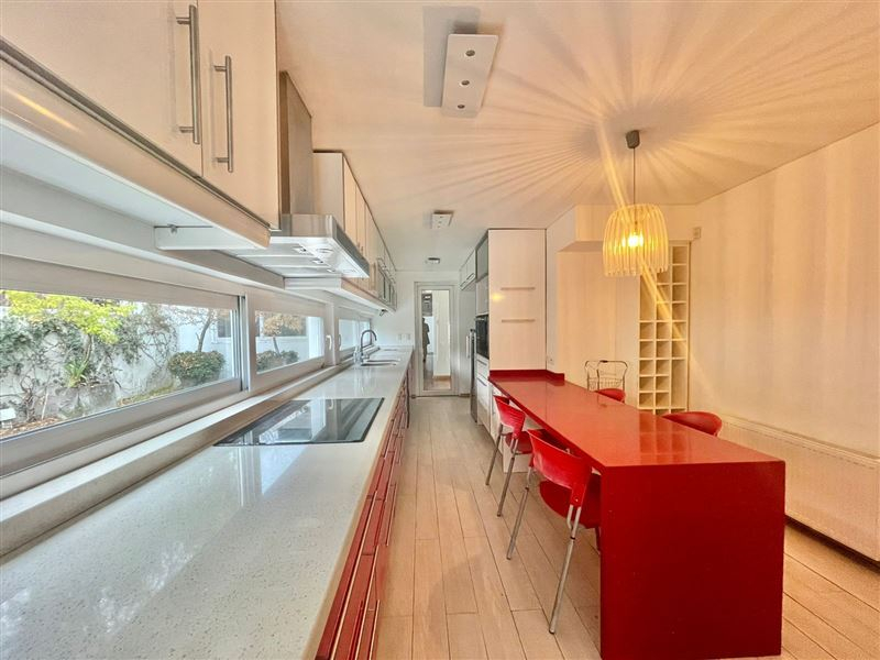 Arriendo Casa NorOriente-Poniente 6D 4B 2E 1B Borde R&iacute;o - Casa Piedra - Vitacura