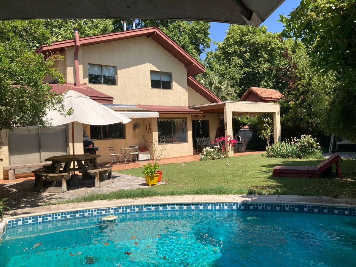 Venta Casa SO 4D en suite Walk-in cl&oacute;set 3B 3E 1B Carlos Ossand&oacute;n - La Reina