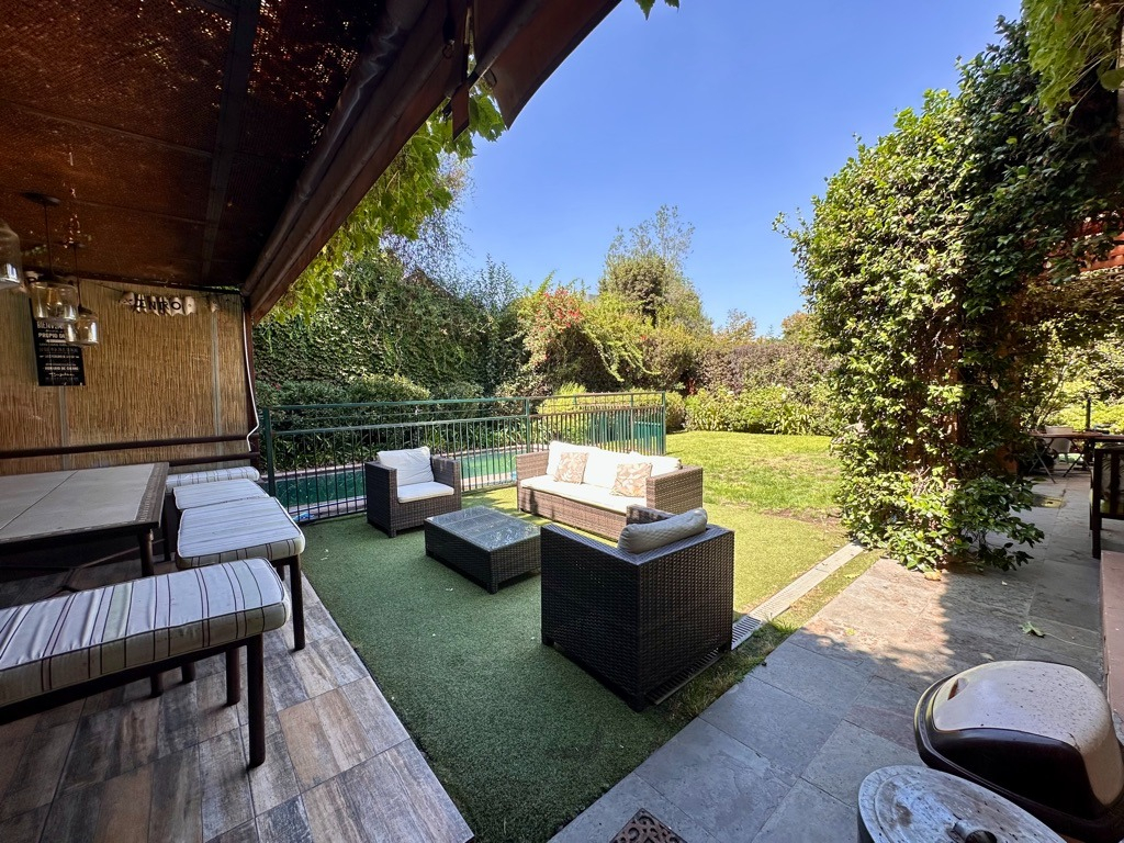 Venta Casa NO 6D en suite Walk-in cl&oacute;set 5B 2E 1B San Carlos de Apoquindo - Las Condes