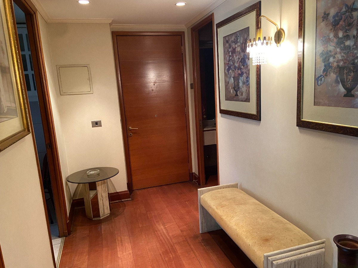 Venta Departamento SO 4D Walk-in cl&oacute;set 4B 2E 1B Barrio El Golf - Las Condes