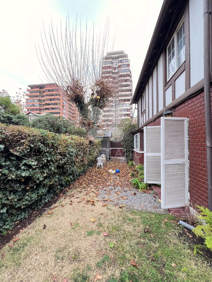 Venta Casa SO 4D en suite 4B 2E Metro Escuela Militar - Las Condes