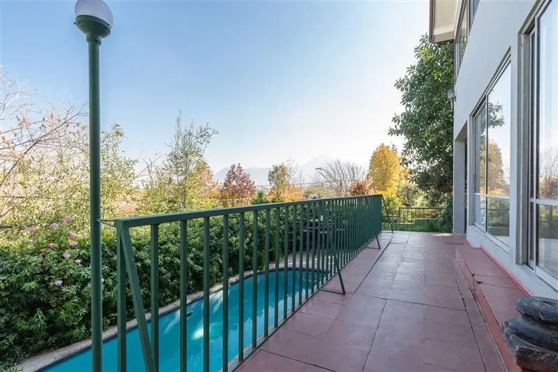 Venta Casa NP 5D en suite Walk-in cl&oacute;set 4B 2E 1Bd Los Dominicos - Las Condes