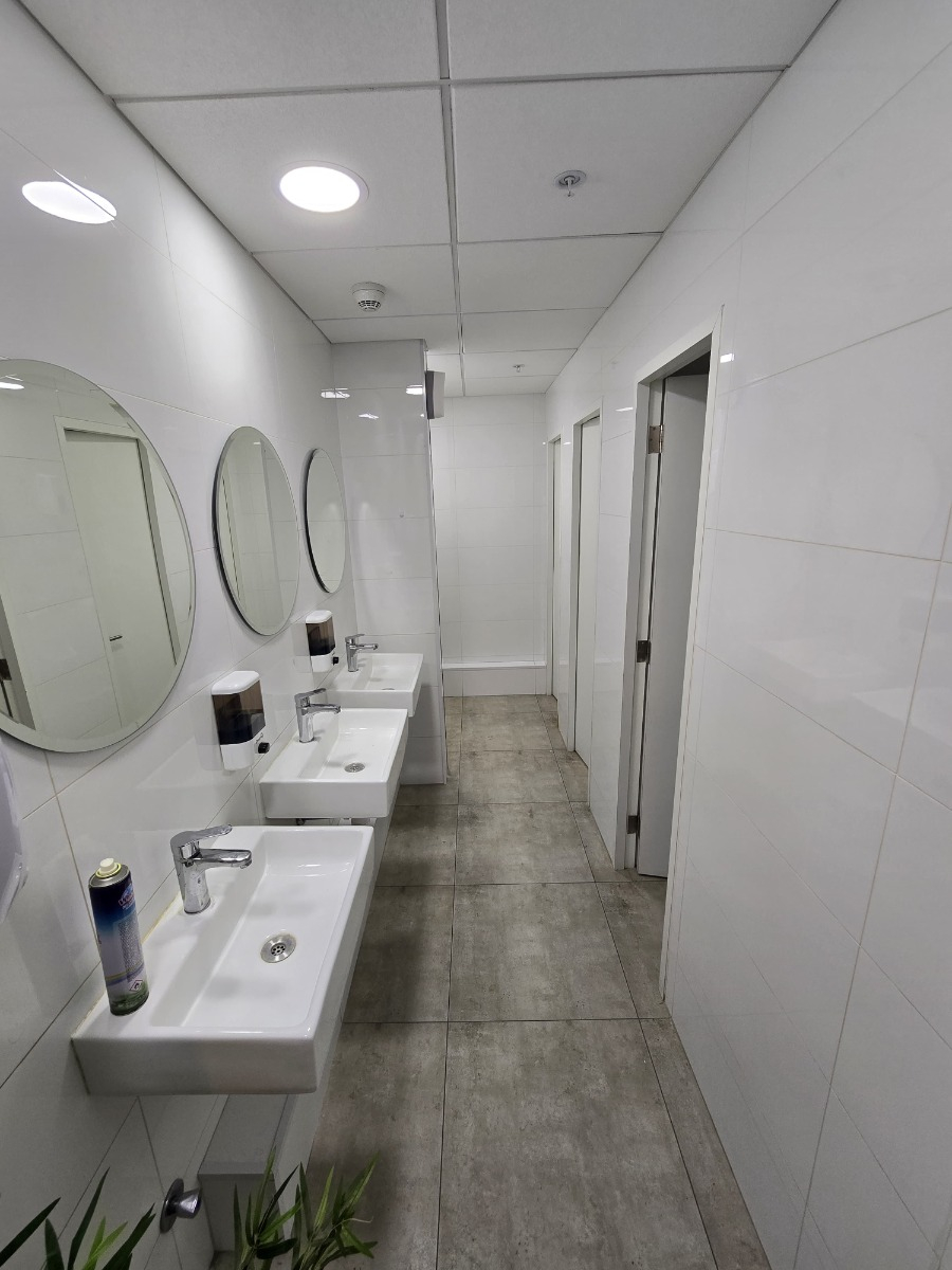 Arriendo Oficina S 6B 2E Barrio El Golf - Las Condes