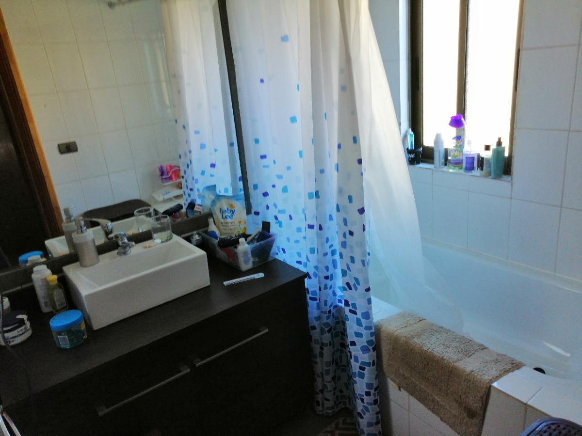 Venta Casa P 6D 4B 4E 1B El Array&aacute;n - Lo Barnechea