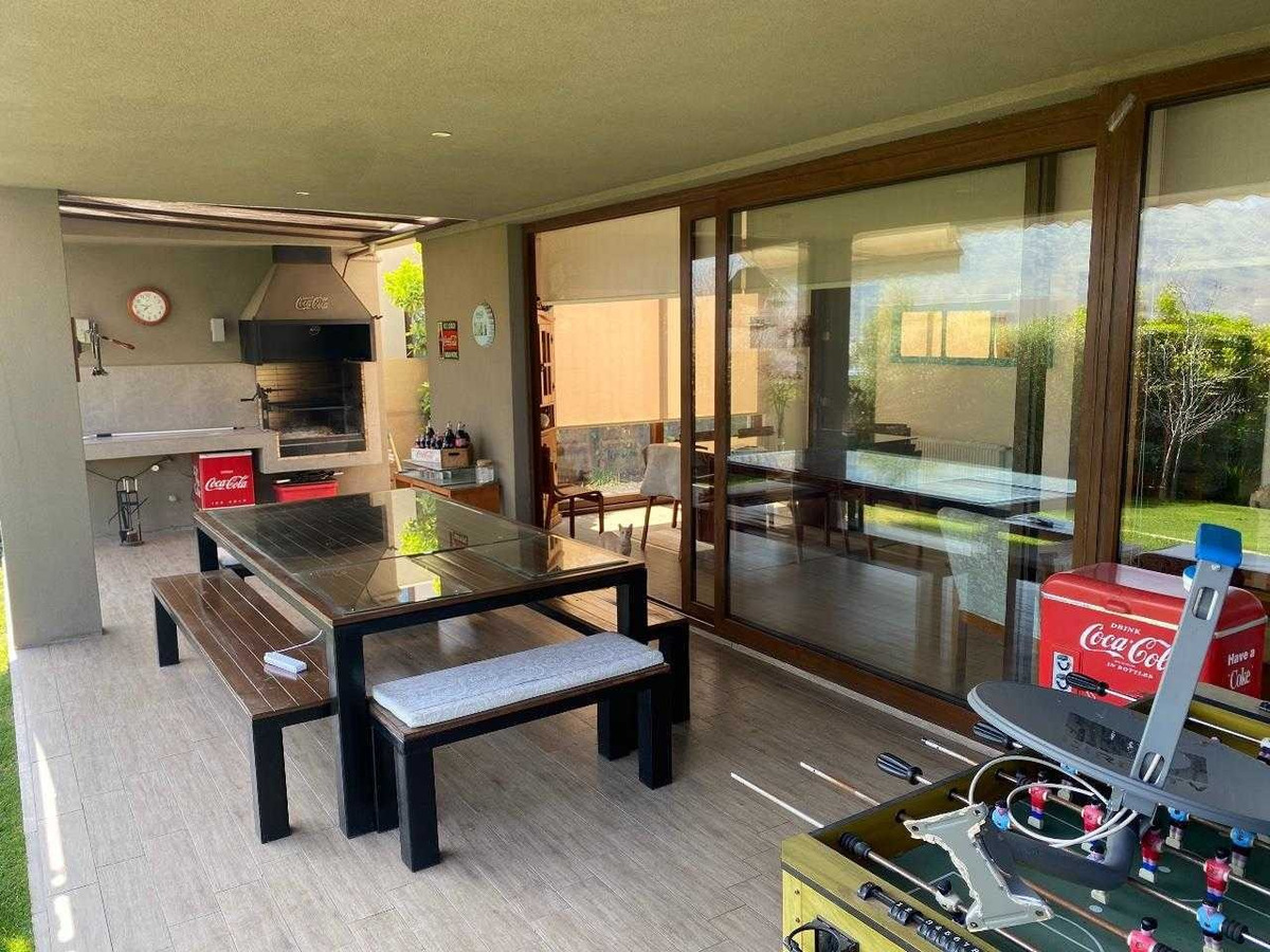 Venta Casa N 4D en suite Walk-in cl&oacute;set 4B 2E Chicureo - Colina