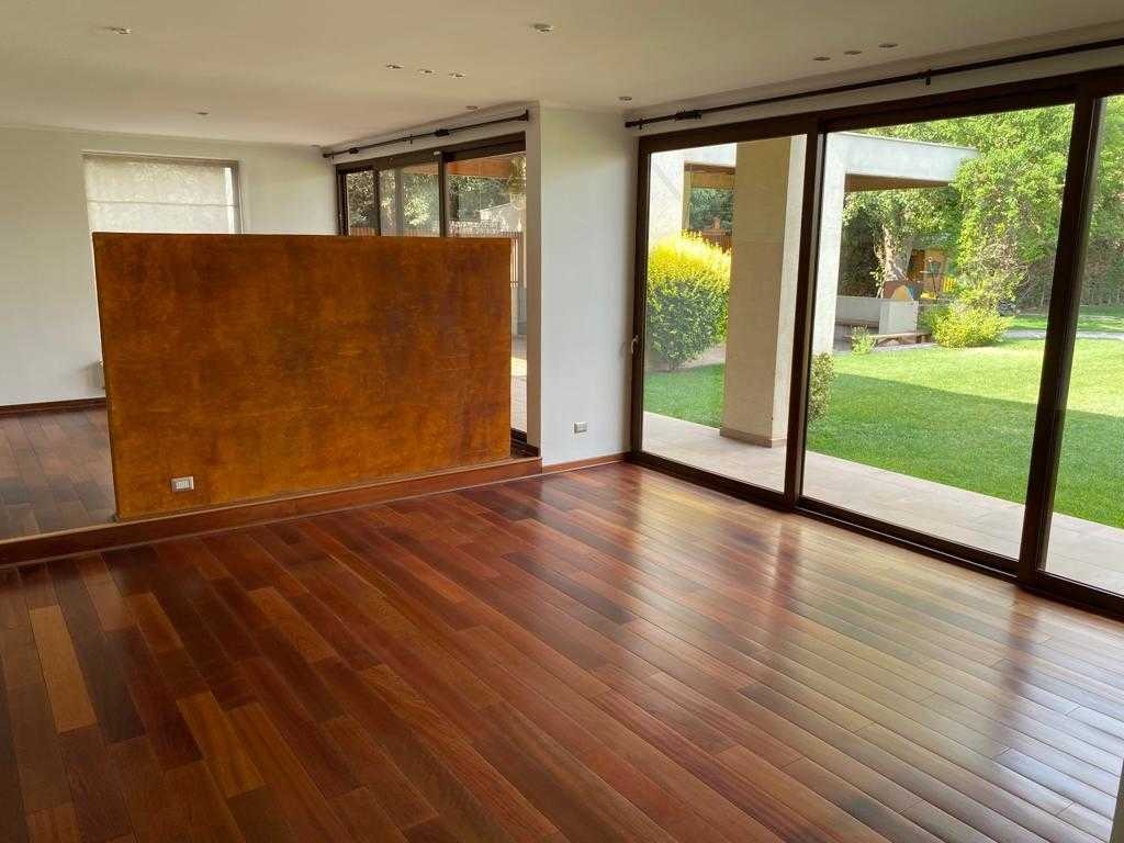 Venta Casa NO 5D en suite Walk-in cl&oacute;set 4B 4E 1B Chicureo - Colina