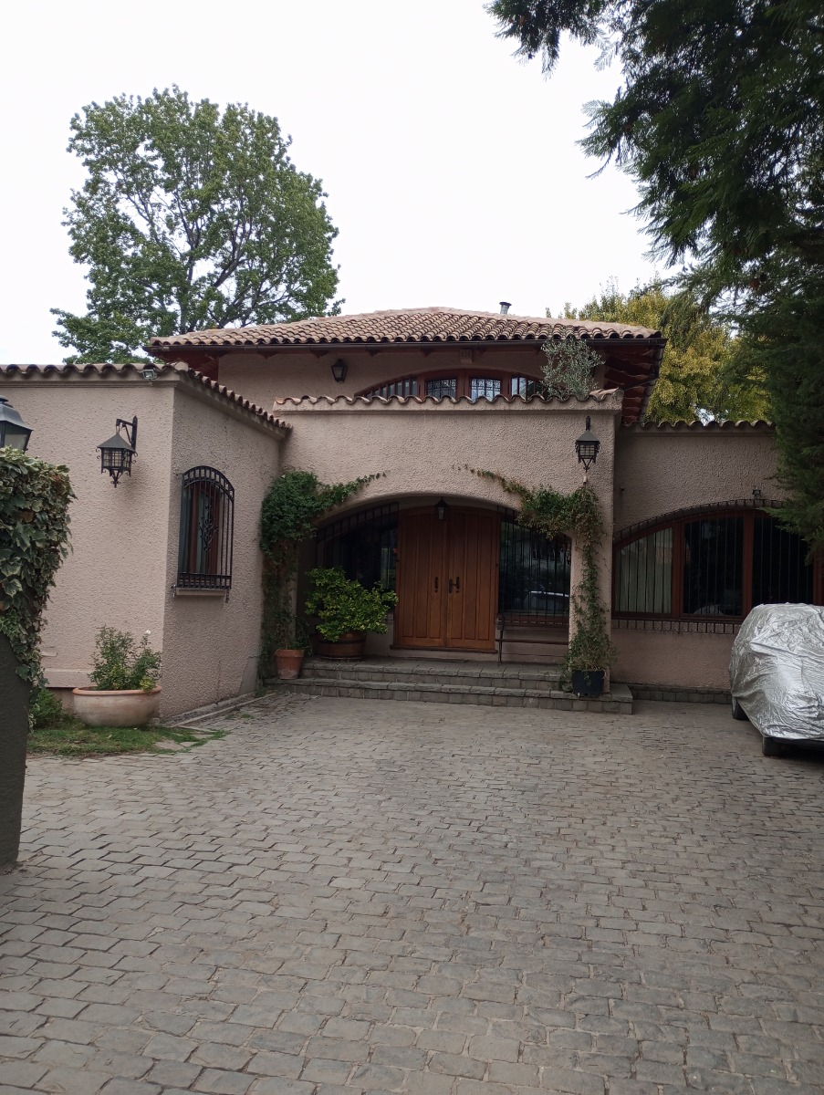 Venta Casa NO 4D en suite 4B 3E 1B Borde R&iacute;o - Casa Piedra - Vitacura