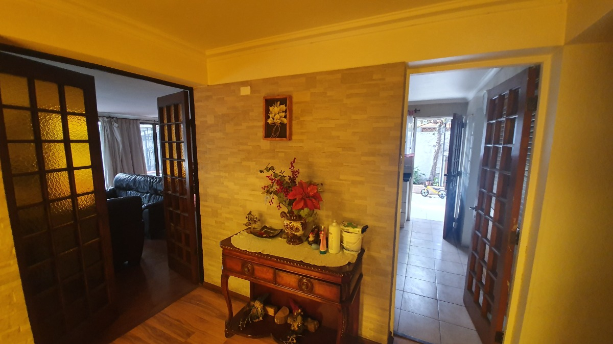 Venta Casa 4D Walk-in cl&oacute;set 3B 2E 1B Metro Sim&oacute;n Bolivar - La Reina