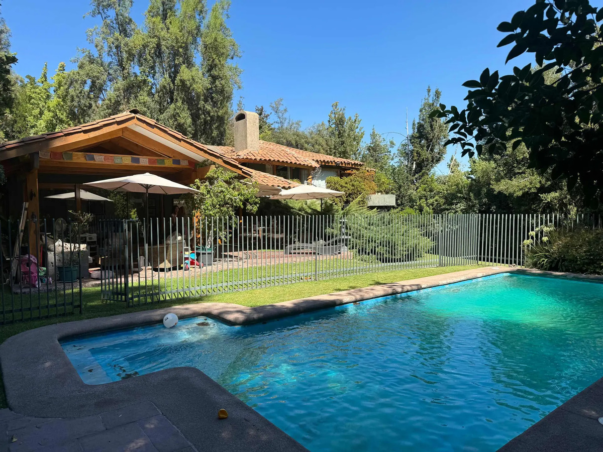 Venta Casa 5D 4B 7E El Huinganal - Lo Barnechea