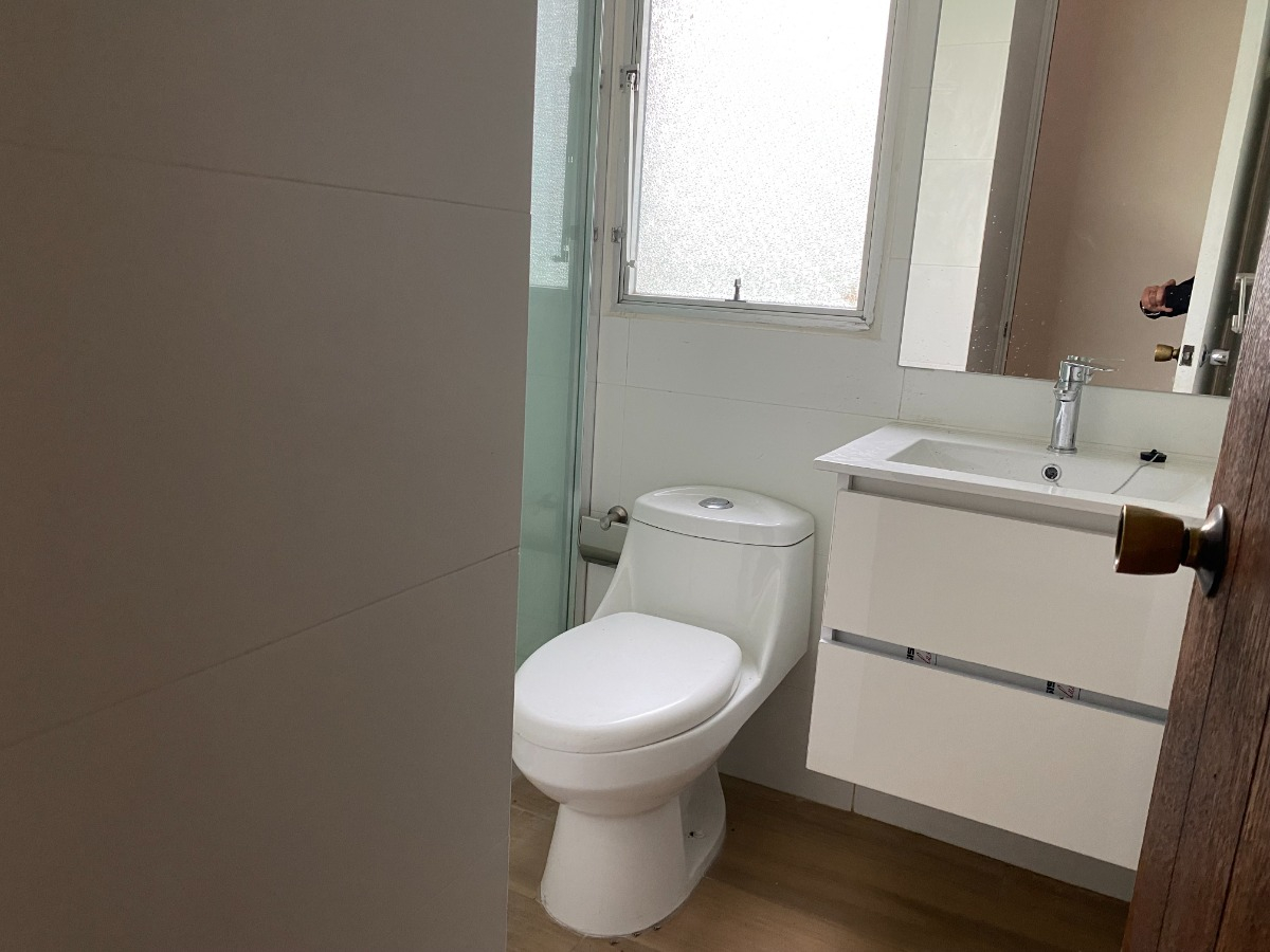Arriendo Casa 4D en suite Walk-in cl&oacute;set 4B 2E 1B San Carlos de Apoquindo - Las Condes