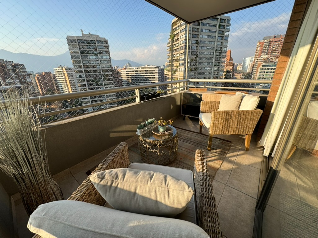 Venta Departamento NO 3D en suite Walk-in cl&oacute;set 3B 2E 1B Barrio El Golf - Las Condes