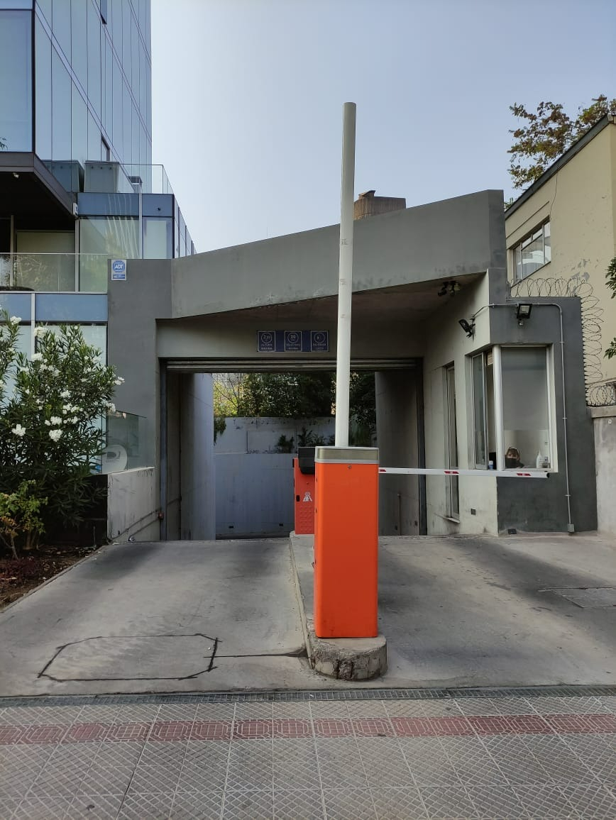 Arriendo Oficina NO 3B 3E 1B Pedro de Valdivia - Providencia